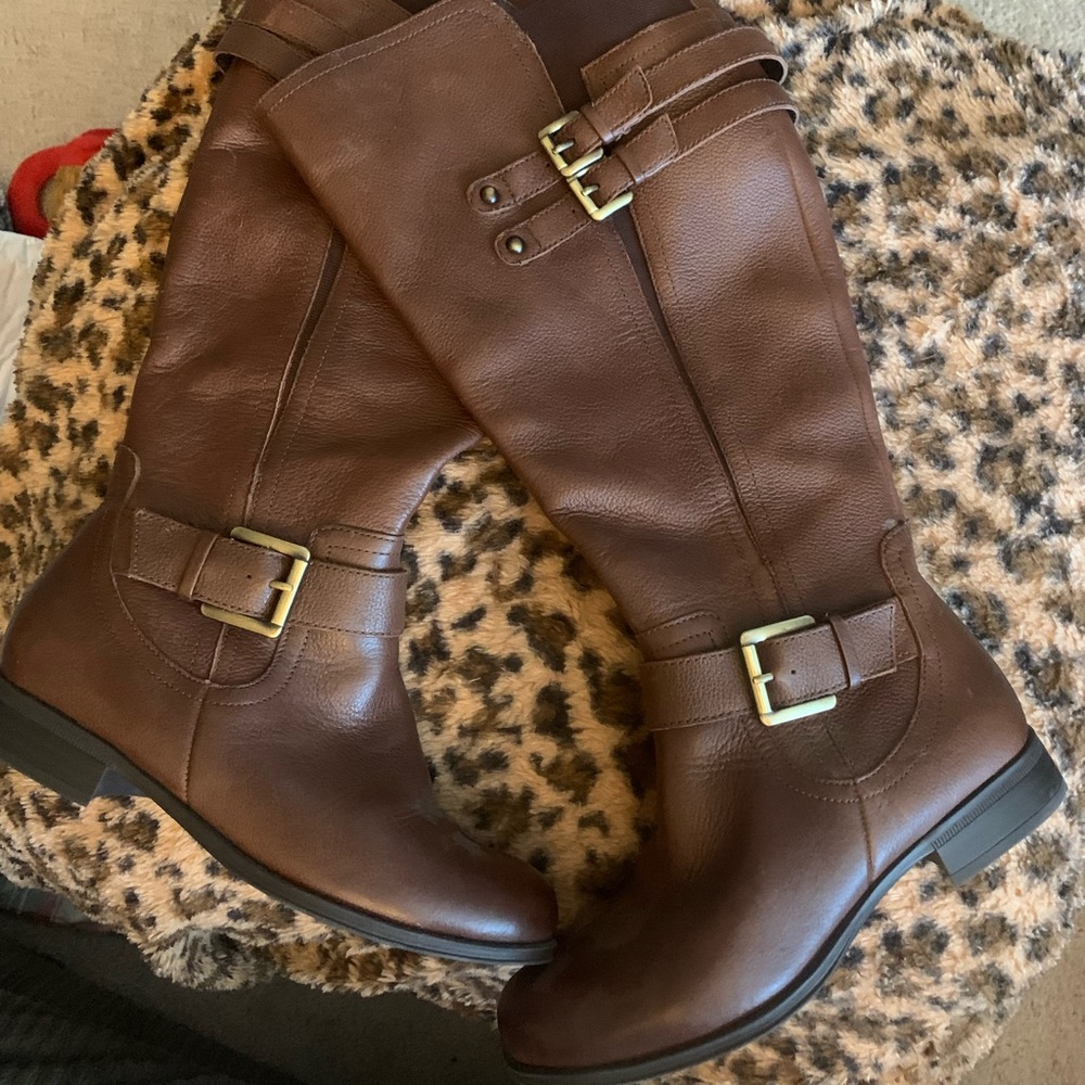 EUC Brown leather Naturalizer boots